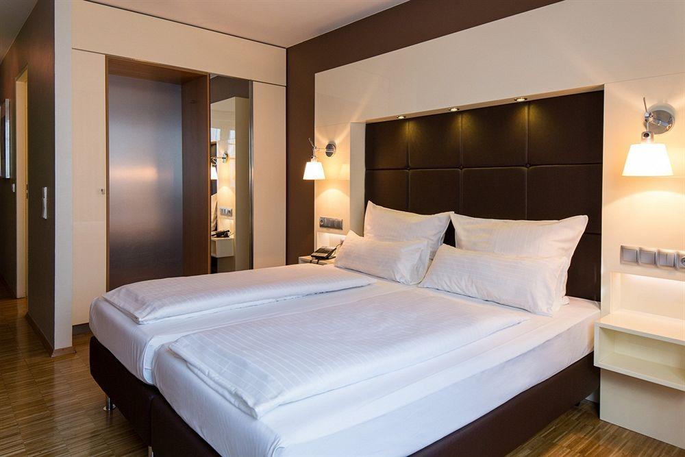 Santo 4* Keulen
